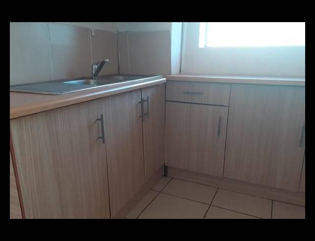 2 BEDROOM APARTMENT FOR SALE IN RHODESFIELD